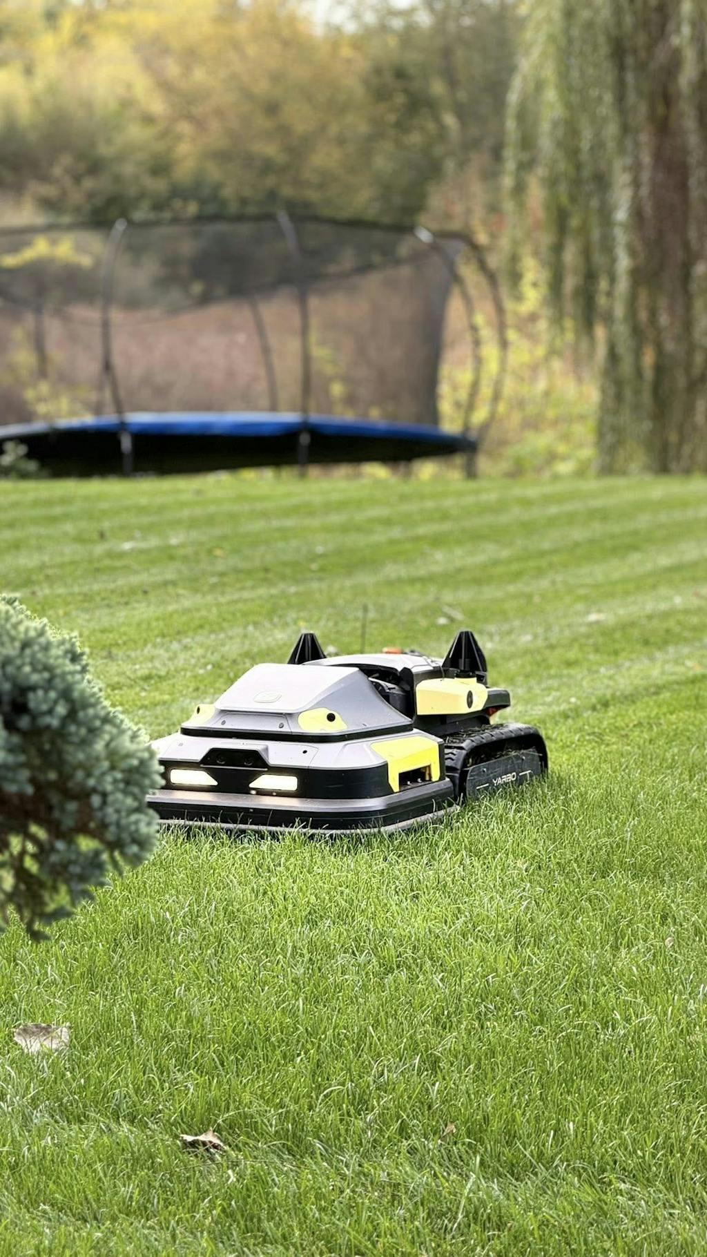 Yarbo Lawn Mower Pro & Blower Robot - Home Power Tech