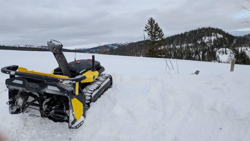 Yarbo Snow Blower & Leaf Blower Robot - Home Power Tech